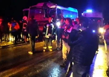 Manisa'da feci kaza: 20 yaralı