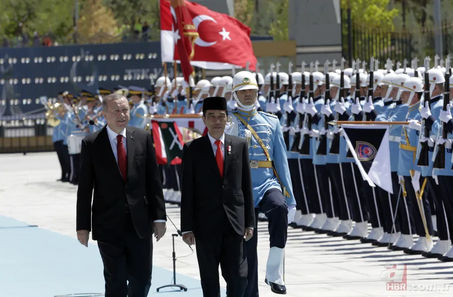 Erdoğan ve Widodo, Külliye'nin balkonunda özçekim yaptı 6
