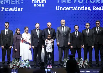 Afrikalı çocuk ve Ukraynalı kadından Başkan Erdoğan'a dikkat çeken hediye