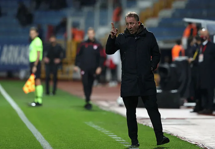 Beşiktaş teknik direktörü Sergen Yalçın'dan Borussia Dortmund maçı açıklaması - 2