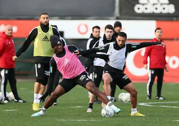 Beşiktaş çalışmalarına çift idmanla devam etti
