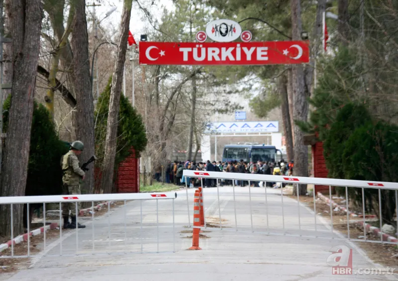 Kalleş saldırı sonrası Türkiye kapıları açtı! Edirne'de göçmenler Yunanistan sınırına yürüyor 14