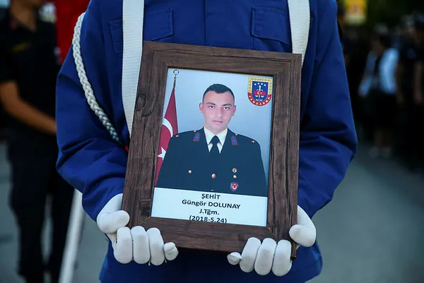 Şehit Teğmen Güngör Dolunay'ın kanı yerde kalmadı - 1