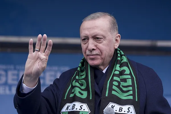 baskan-erdogandan-kiliste-onemli-aciklamalar-chpye-balya-balya-para-ayari-kule-yapmak-disinda-bir-icraatlari-y-1711040678769.jpg Başkan Erdoğan'dan Kilis'te önemli açıklamalar! CHP'ye balya balya para ayarı: Kule yapmak dışında bir icraatları yok - 5