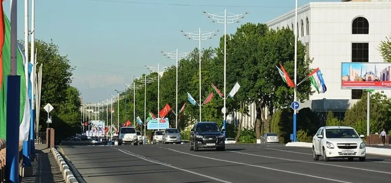 Özbekistan'ın başkenti Taşkent, Cumhurbaşkanı Erdoğan'ın yapacağı ziyaret için bayrak ve flamalarla süslendi