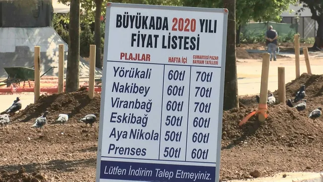 buyukadada-vatandaslardan-ucretli-plaj-tepkisi-1596454809811.jpg Büyükada'da vatandaşlardan "ücretli plaj" tepkisi - 3