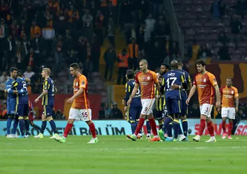 Galatasaray derbi galibiyetini unuttu