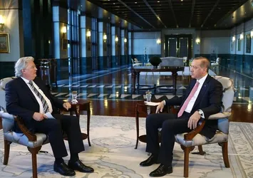 Erdoğan Merkel'i ezdi geçti