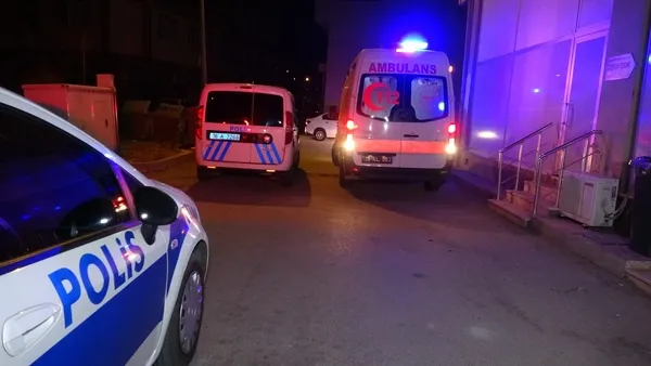 bursada-eve-giren-hirsiz-once-kafasini-kapiya-vurdu-ardindan-da-bicakladi-1631857833869.jpg Bursa’da eve giren hırsız önce kadının kafasını kapıya vurdu ardından da bıçakladı - 3