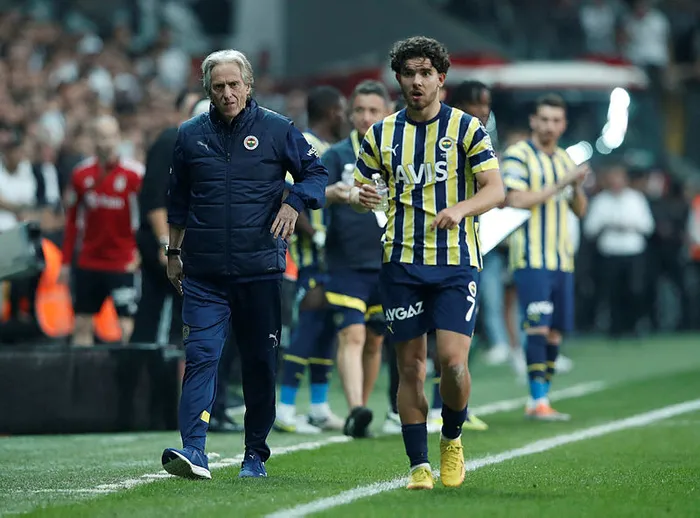 jorge-jesusdan-derbi-sonrasi-aciklama-bu-sene-sampiyonluga-oynayan-5-takim-var-1664744547442.jpg Jorge Jesus'tan derbi sonrası açıklama: Bu sene şampiyonluğa oynayan 5 takım var - 2