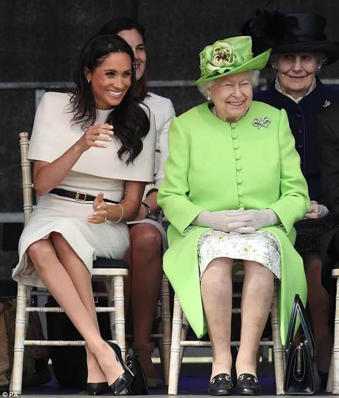 Kraliyet Ailesi’nden ayrılan Prens Harry ve Meghan Markle servet kazanacak