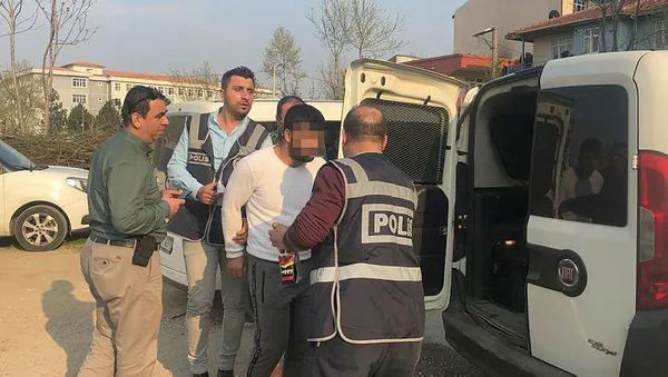 Sokağa çıkma yasağını delip polise saldırdılar! 5 kişi gözaltına alındı - 2