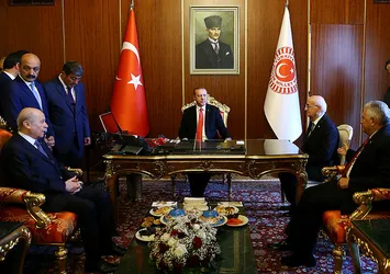 Meclis'te sürpriz görüşme