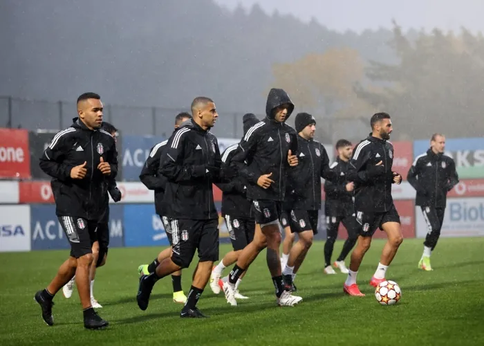 Son dakika: Beşiktaş’ın Ajax maçı kamp kadrosu belli oldu