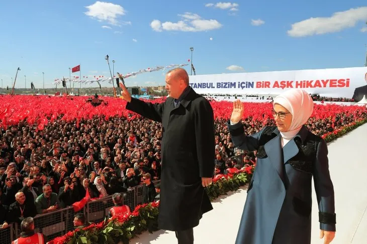 Tansu Çiller ve Mehmet Ağar Yenikapı'da! Başkan Erdoğan karşıladı