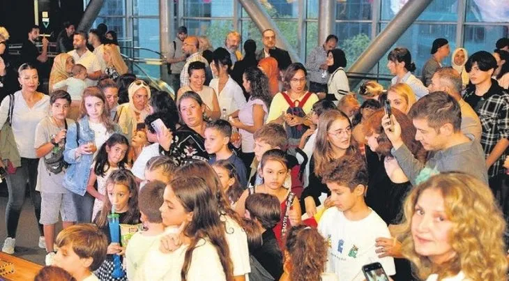 Hızlı Ayaklar: Olimpiyat Yolunda’nın müziklerini yapan Manga’nın solisti Ferman Akgül’den önemli mesaj! Bu film ile daha çok sporcu yetişecek