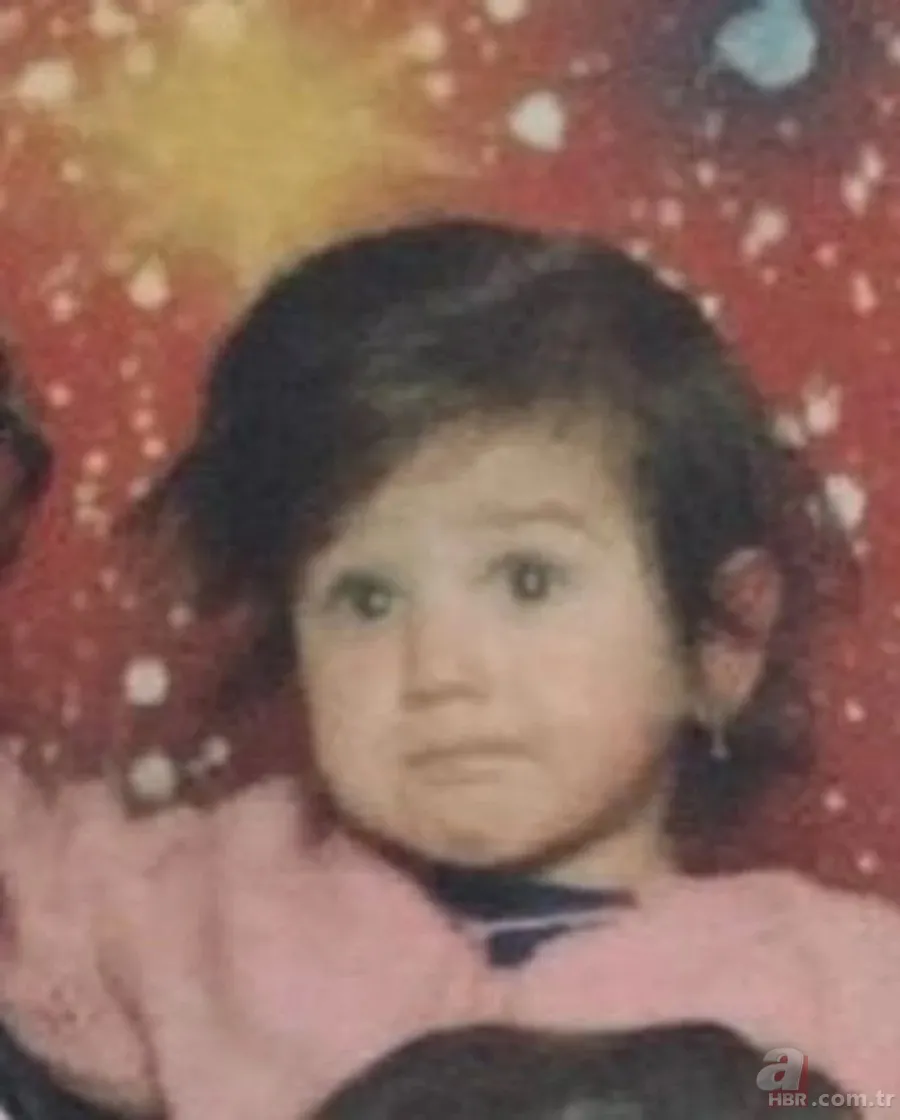 Ünlülerin çocukluk halleri: Gizem Karaca 20 yıl önceki fotoğrafını paylaştı 8