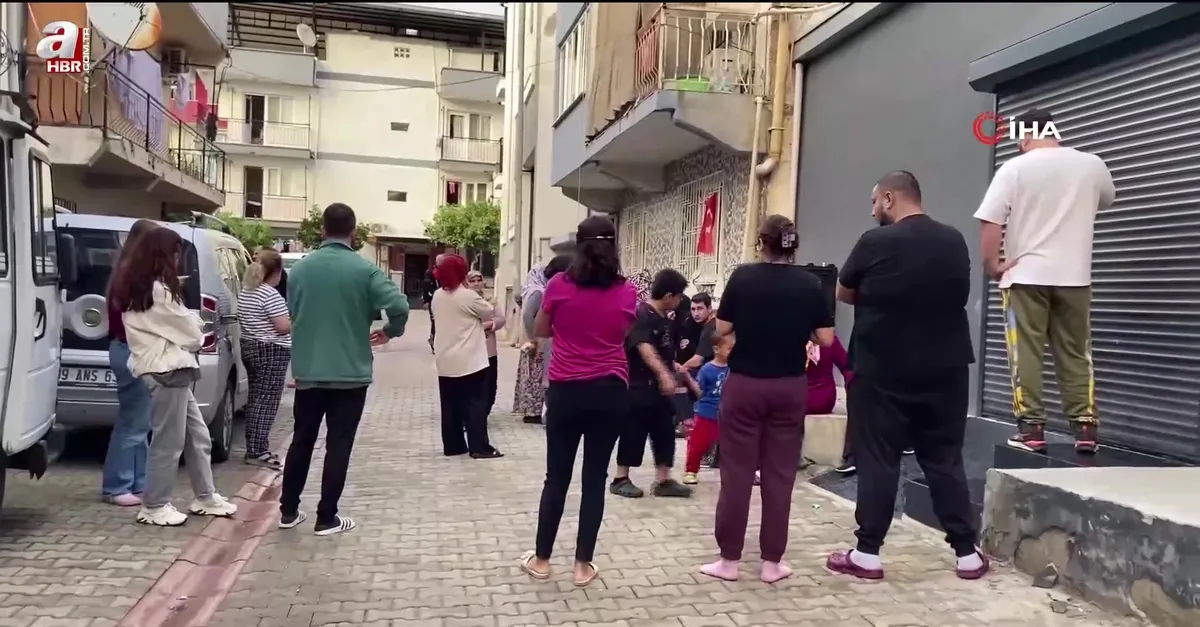 Evinde başından vurulmuş halde bulundu