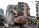 Dere yatağındaki yapılar yıkılıyor