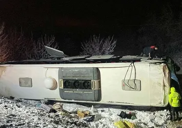 Afyonkarahisar'da yolcu otobüsü devrildi!