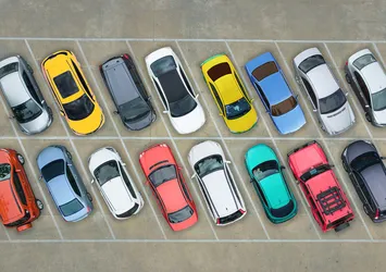 Çin otomobillerdeki gümrük vergisini düşürüyor