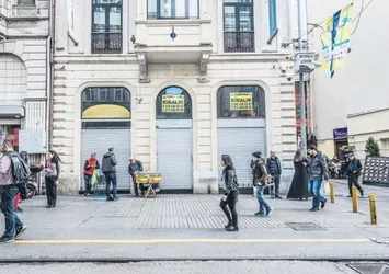 Fazla kazanma hırsı caddeleri boşalttı