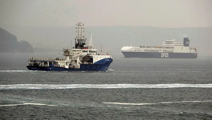 Rus askeri römorkörü 'Sergey Balk' Çanakkale Boğazı’ndan geçti - 1