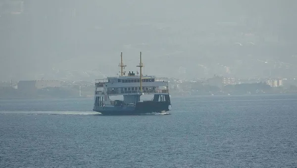 bozcaada-ve-gokceadaya-feribot-seferlerine-firtina-engeli-1673270688914.jpeg Bozcaada ve Gökçeada'ya feribot seferlerine fırtına engeli - 1