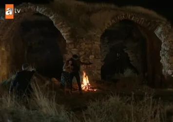 Hercai'de Aslan Reyyan'ı kaçırdı Hazar Bey'i vurdu! İşte Türkiye'nin konuştuğu sahne