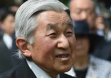 Japon İmparatoır Akihito, tahtan çekilmek istedi, tartışmalar başladı