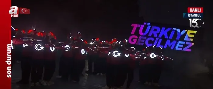 Son dakika: Galata Kulesi ve Ayasofya’da 15 Temmuz’a özel gösteri