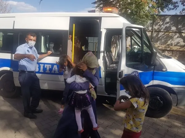 Bingöl’de yakalanan 6 dilenci il dışına gönderildi - 2
