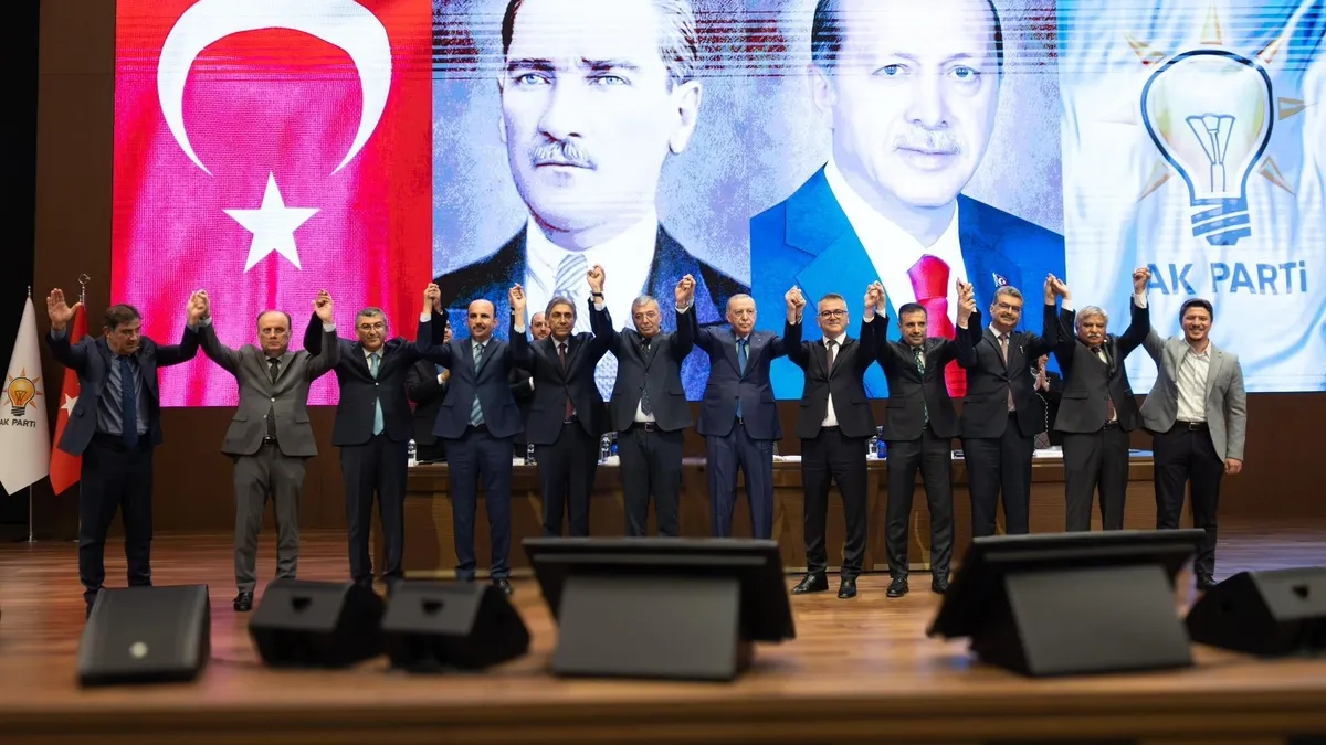 2 belediye daha AK Parti'ye geçti! Rozetleri Başkan Erdoğan taktı