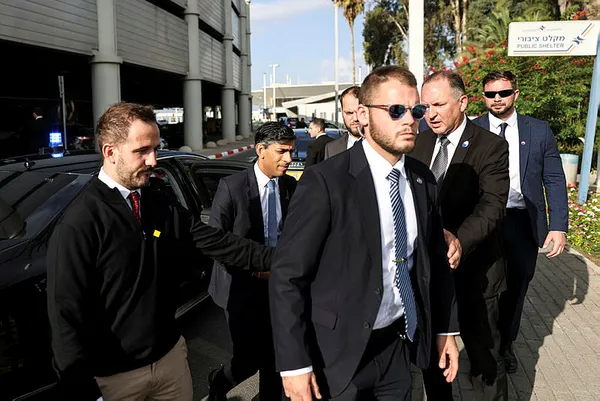 son-dakika-ingiltere-basbakani-rishi-sunak-israilde-1697699429885.jpg İngiltere Başbakanı Rishi Sunak’tan İsrail’e destek - 6