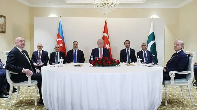 Başkan Erdoğan’dan Astana’da peş peşe temaslar!