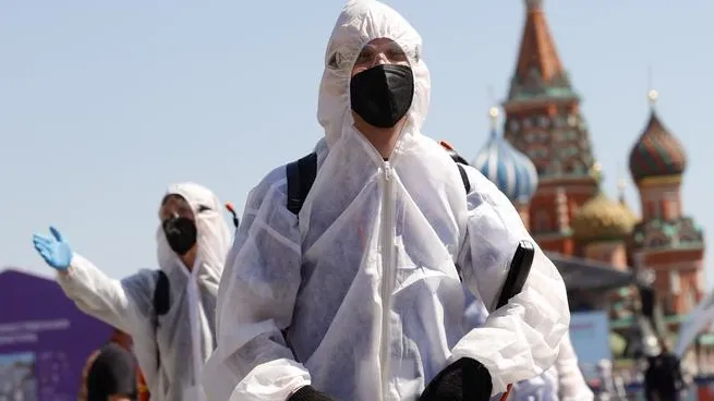 Yeni dönemi başlattılar! Maske zorunluluğu kaldırıldı