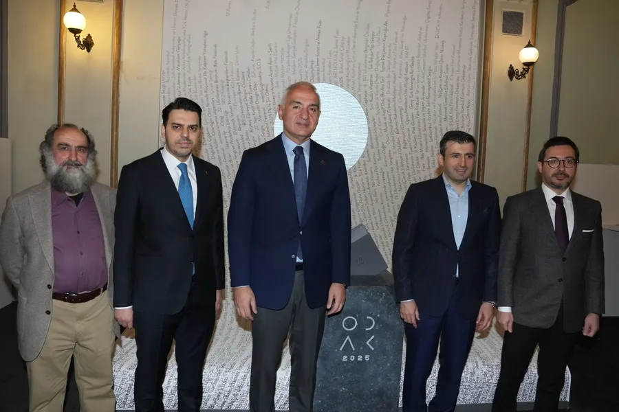 106-yillik-karakoy-palas-yeniden-hayat-buldu-1777121719553.jpeg (Foto: ahaber.com.tr ekran görüntüsü)