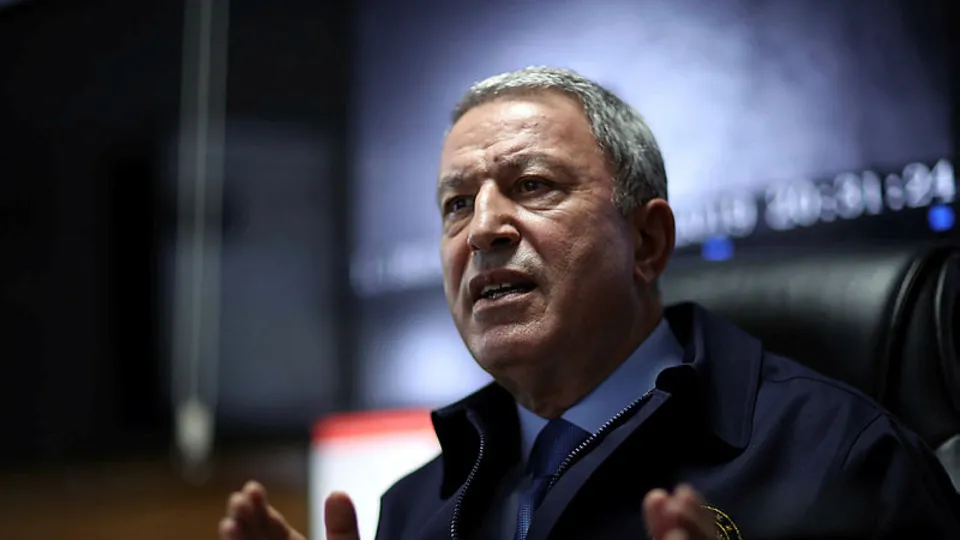 SON DAKİKA Bakan Hulusi Akar’dan çok sert mesaj: Bunu görmemek körlük ve cahilliktir!