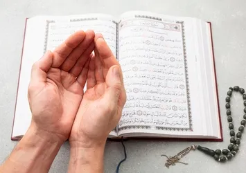 Bugün kandil mi? 2 Ocak Perşembe gecesi ne kandili? 2025 Diyanet dini günler takvimi...