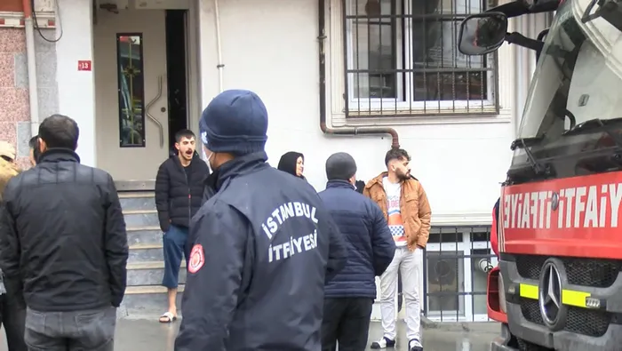 Son dakika: Esenyurt’ta 5 katlı apartmanda yangın - 3