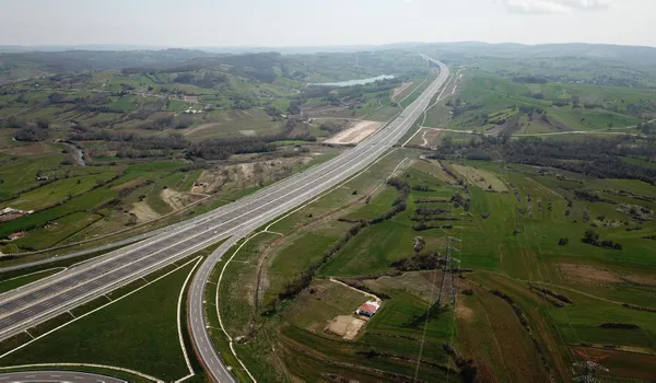 1618731126206.jpg Kuzey Marmara Otoyolu arazi fiyatlarını yüzde 25 artırdı! Körfez ve Derince'de arazisi olan yaşadı - 3