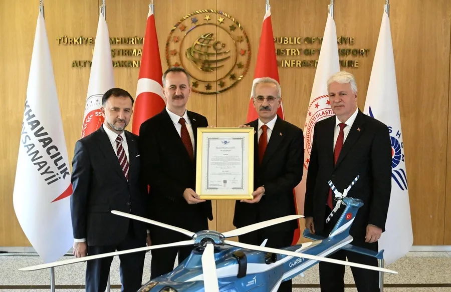 gokbey-ucusa-resmen-hazir-bakan-uraloglu-sertifikayi-takdim-etti-1773760839940.jpg Fotoğraf-A Haber