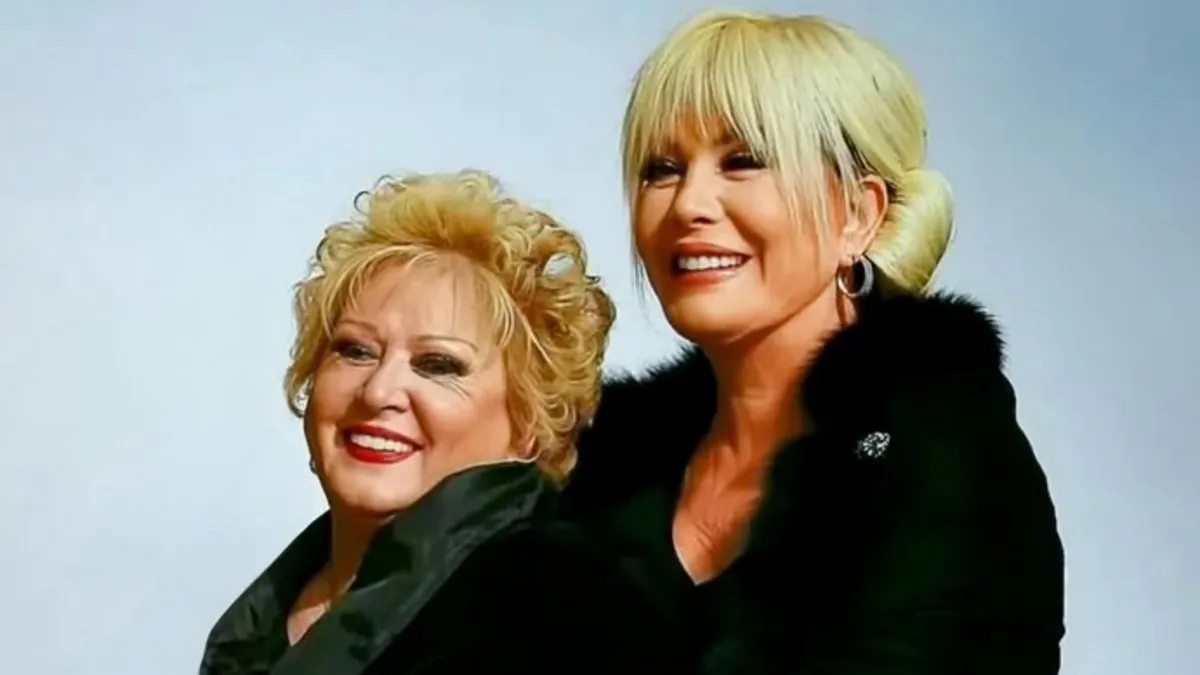 Emel Sayın'dan Muazzez Abacı'ya duygulandıran veda!