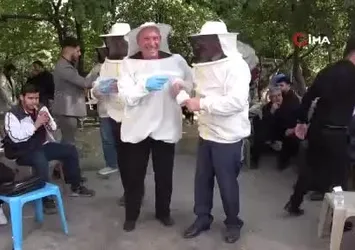Van'da halaylı bal hasadı kamerada