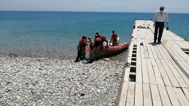 Van Gölü'nde 1 kişinin daha cansız bedenine daha ulaşıldı - 2