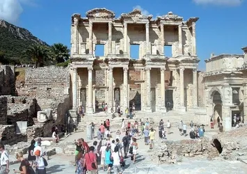 Turist rehberliği öğrencileri dil bilmiyor!