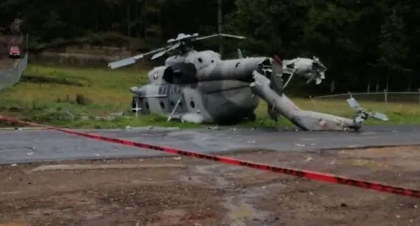 Meksika donanmasına ait askeri helikopter düştü