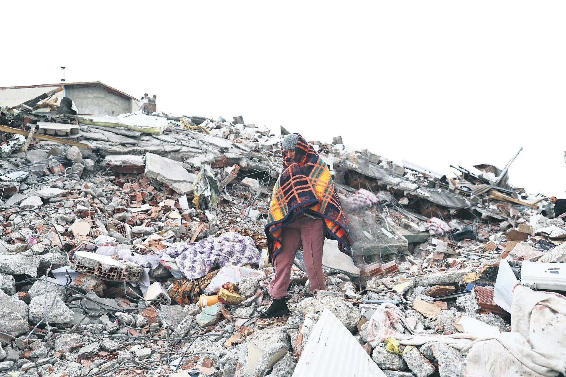 Ünlü isimler deprem bölgesine destek için canla başla çalıştı! Demet Özdemir, Oğuzhan Koç, Murat Boz, Mustafa Sandal...