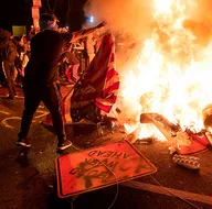George Floydun ölümü Beyaz Saray’ı savaş alanına çevirdi: Yak, yık, öldür, yok et! ABD rüyası tersine döndü