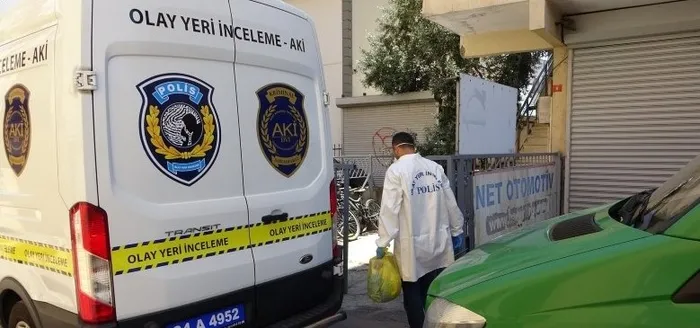 kartalda-korku-evi-1-kiz-oldu-1-kiz-yaralandi-soke-eden-detay-3-intihar-mektubu-var-1653403920884.jpg Kartal'da vahşet: 1 kız öldü, 1 kız yaralandı | Şoke eden detay! 3 intihar mektubu var - 3